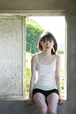 公么吃奶摸下面好舒服